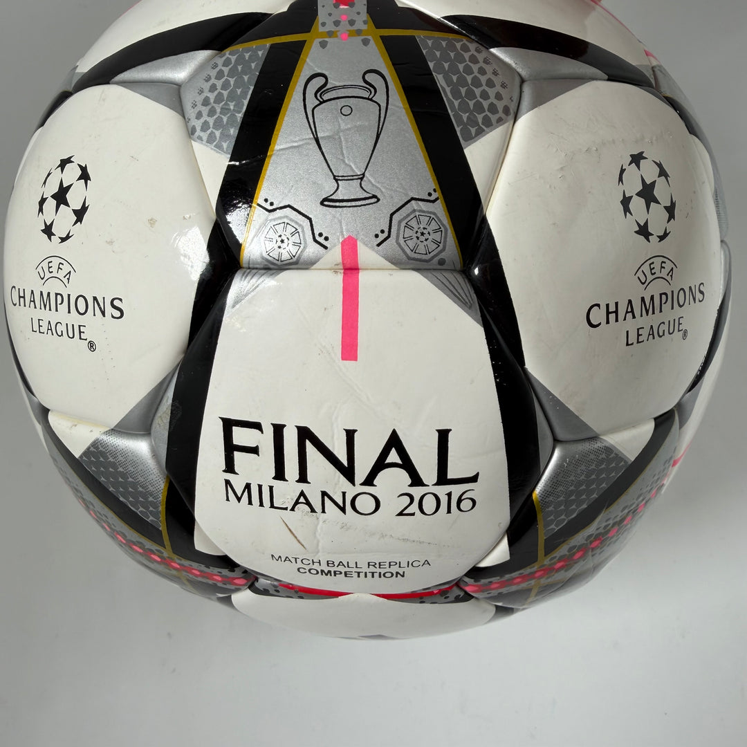 Adidas Fotboll Milano 2016 Replica Unik