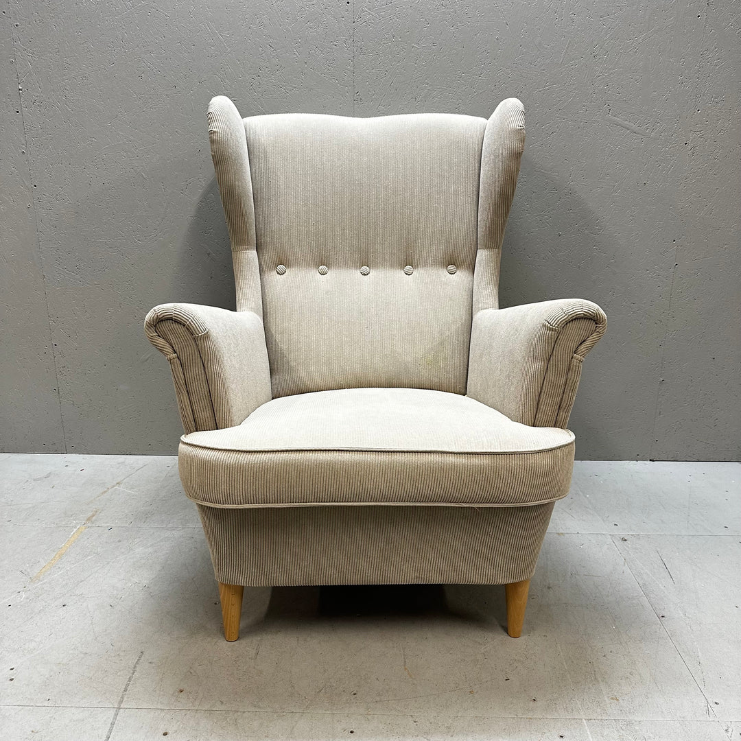 Elegant IKEA-fåtölj i återvunnen polyester