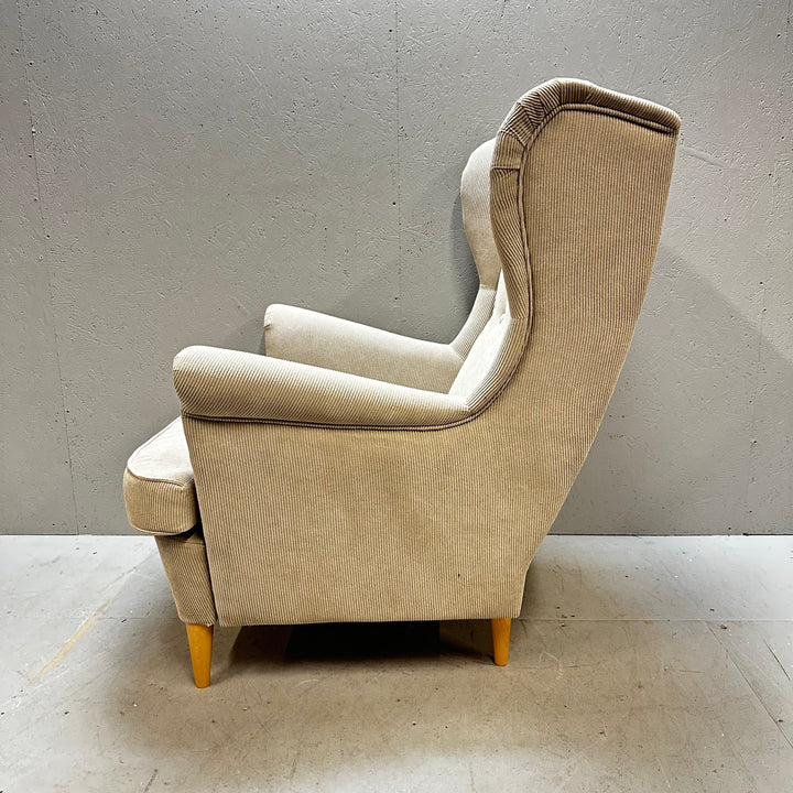 Elegant IKEA-fåtölj i återvunnen polyester