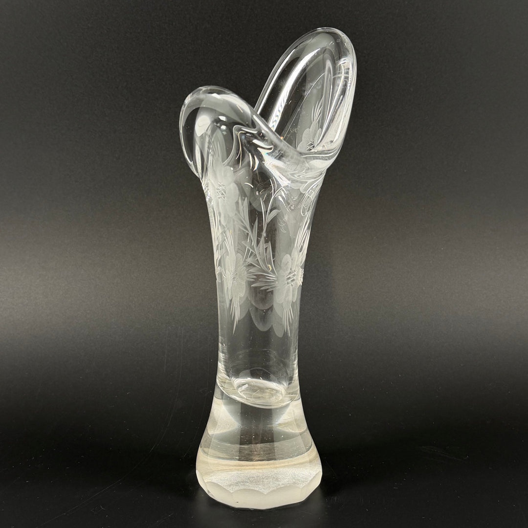 Retro kristallvas med ingraverat blommönster