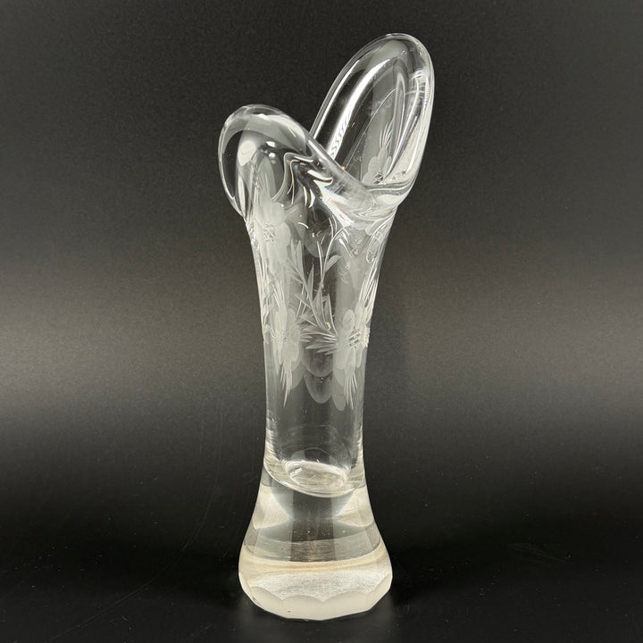 Retro kristallvas med ingraverat blommönster
