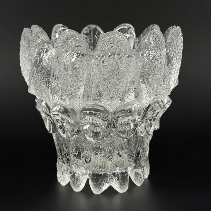 Retro unik glasvas med detaljrika mönster