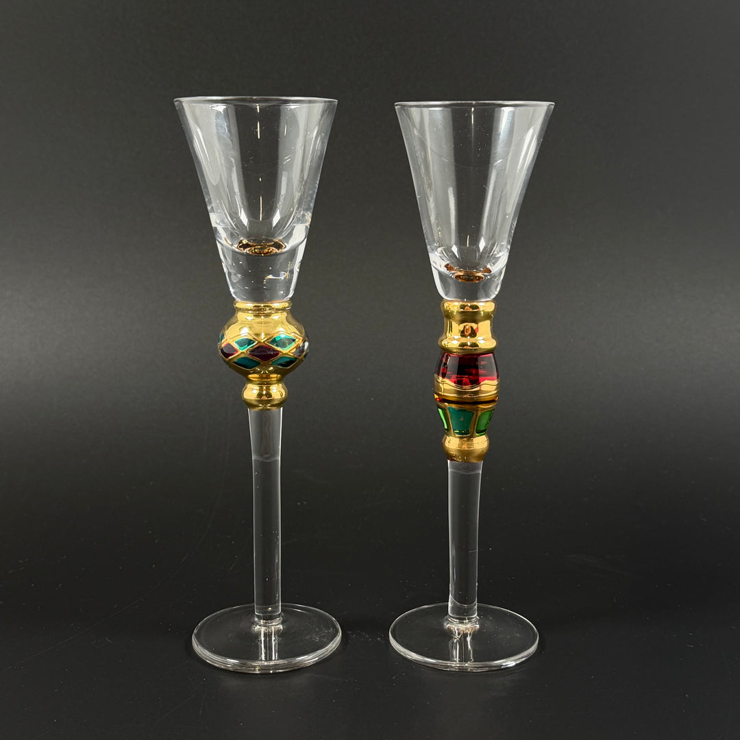 Retro snapsglas med färgglada detaljer och guld