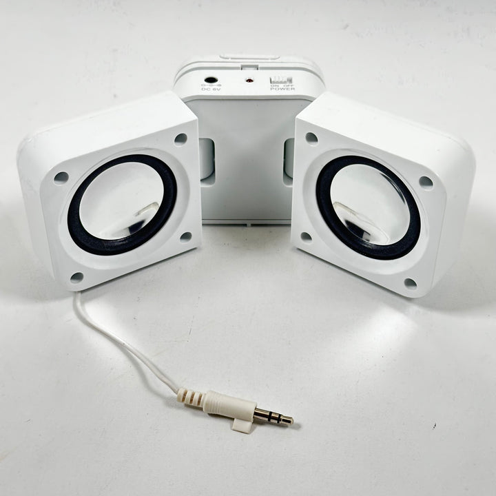 Kompakt högtalarsystem från Sharp i plast