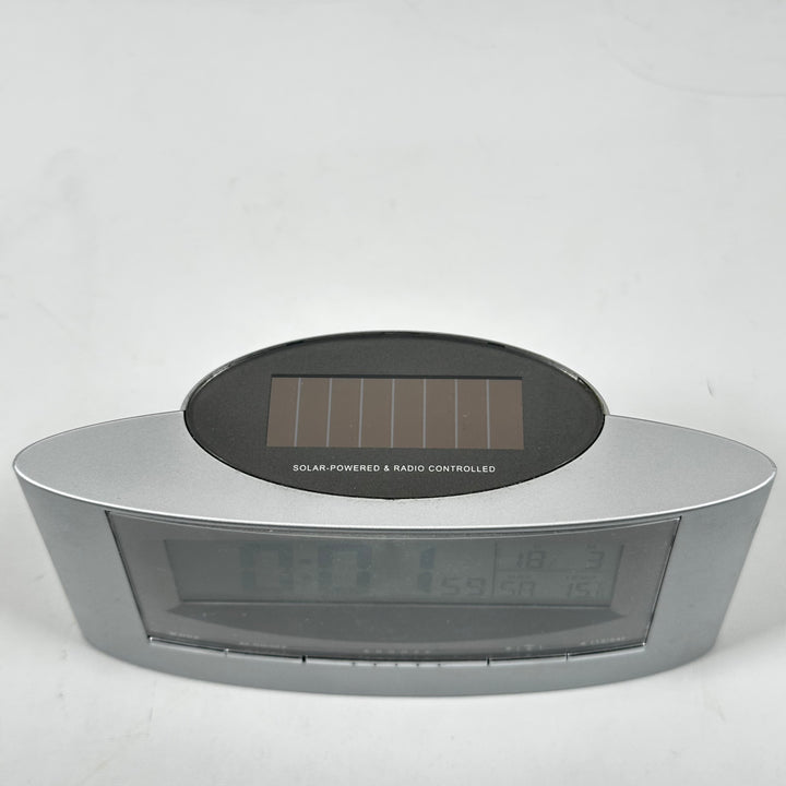 Solcellsdriven modern väckarklocka i plast