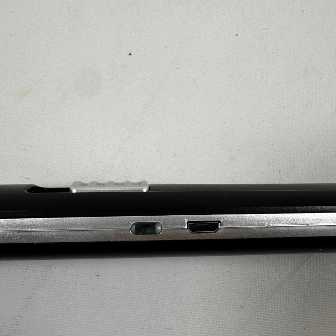 Elegant svart bågeldare från Jula AB