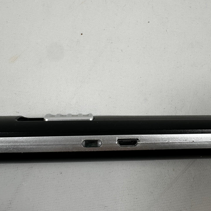 Elegant svart bågeldare från Jula AB