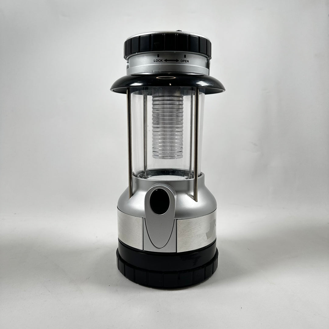 Elegant LED-lanterna för inom- och utomhusbruk