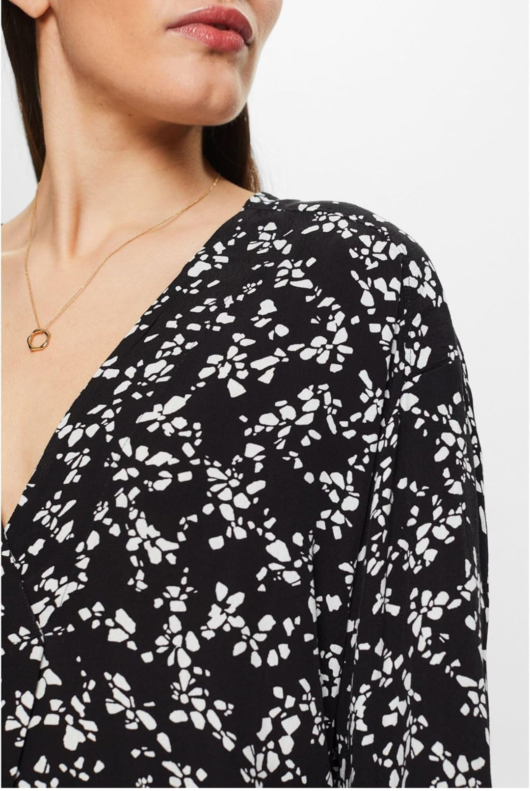 Elegant svart blus med blommönster från Esprit