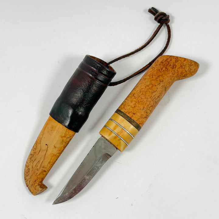 Retro handgjord jaktkniv i träskaft och slida
