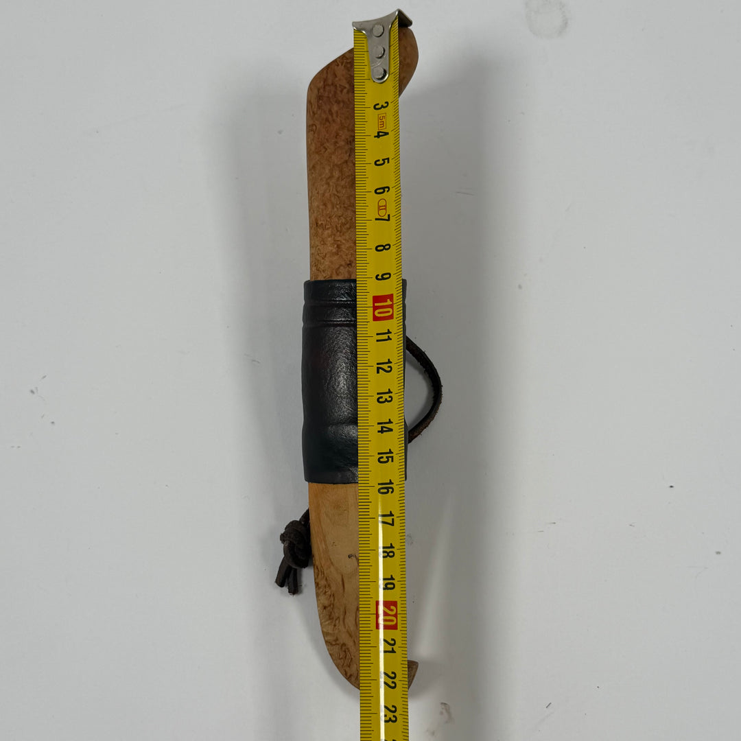 Retro handgjord jaktkniv i träskaft och slida