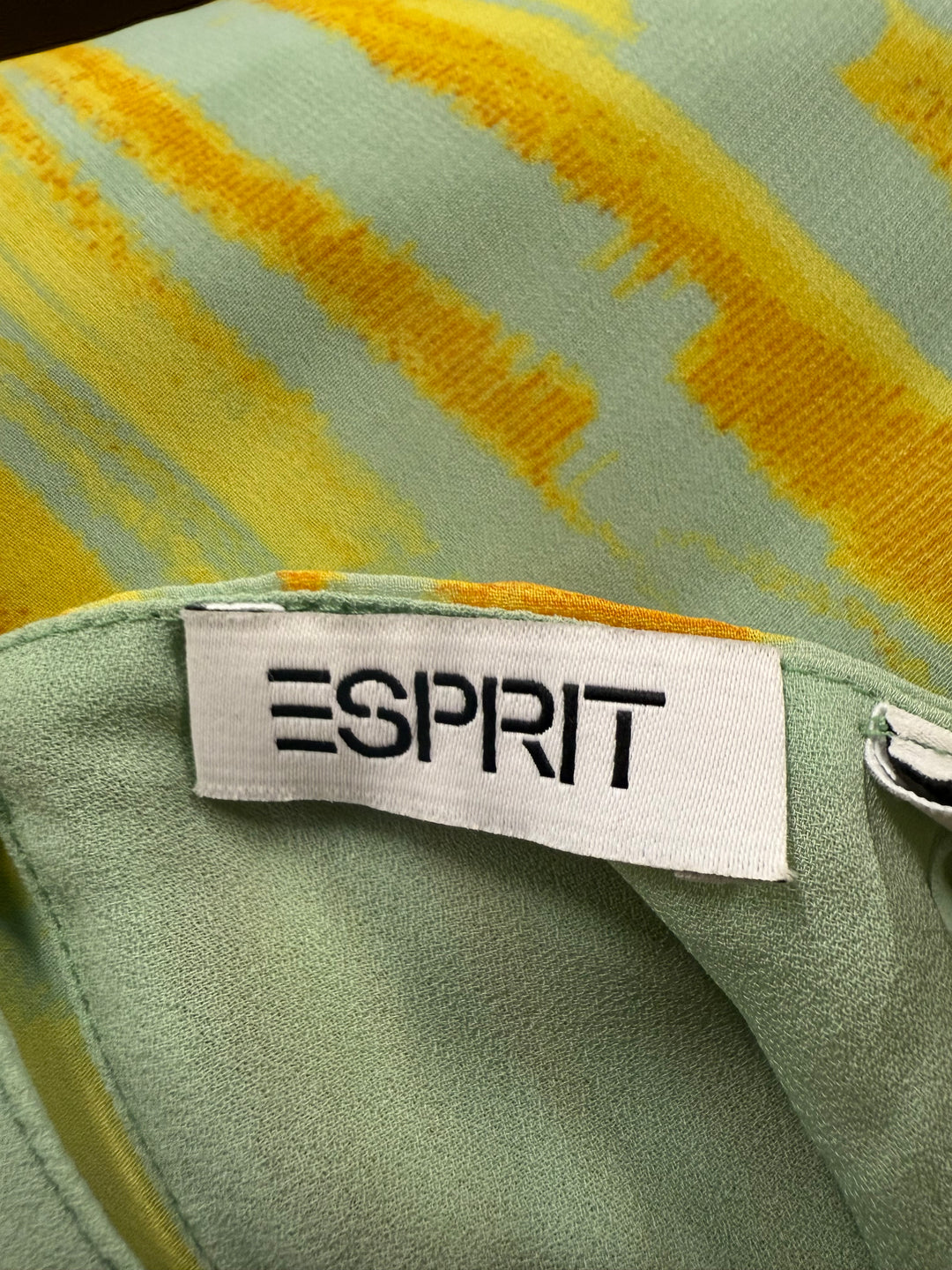 Esprit blus i pastell med mönster