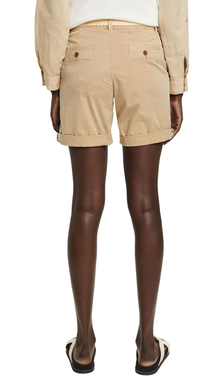 Esprit beige shorts med flätat bälte