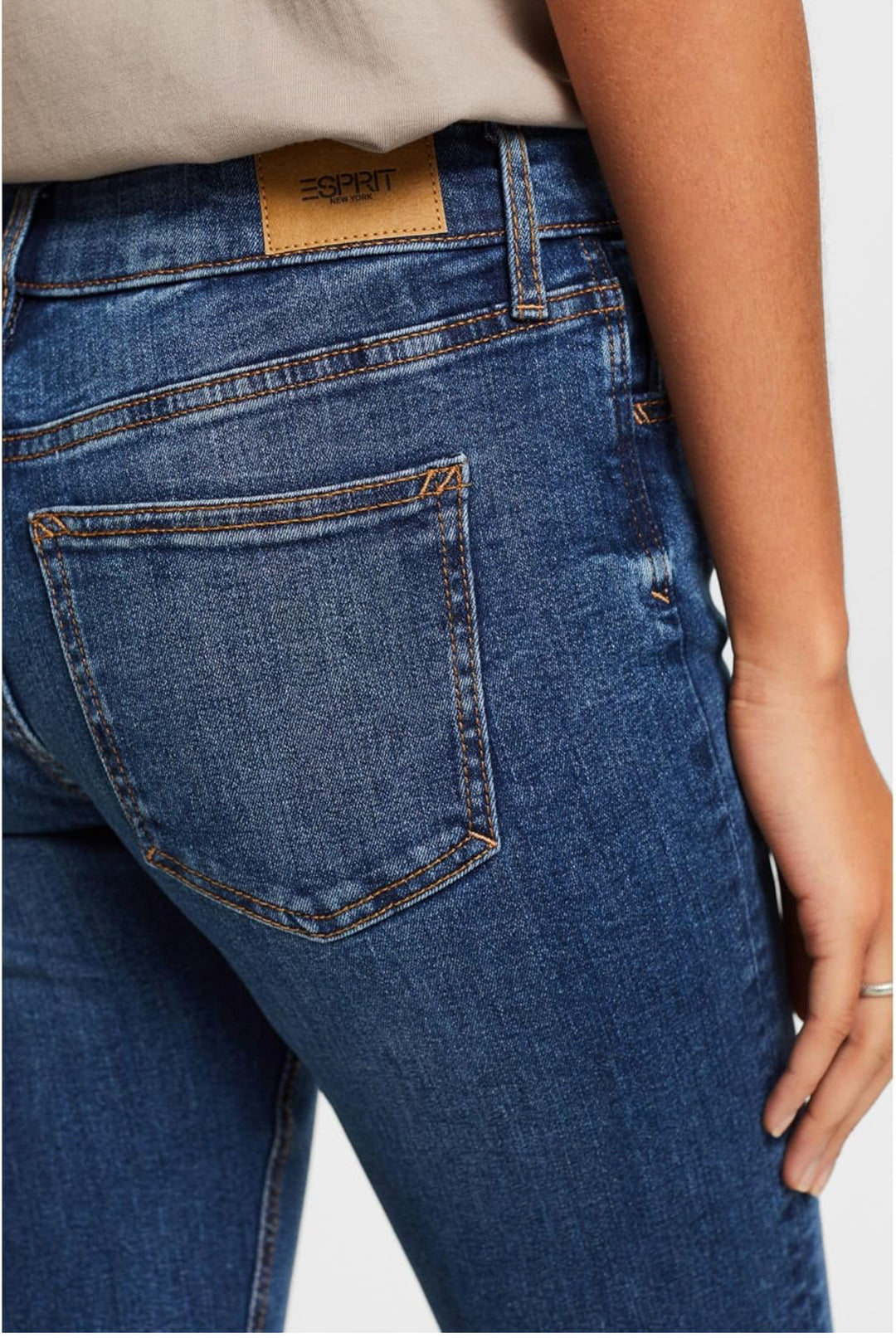 Esprit blåjeans i slim fit modell