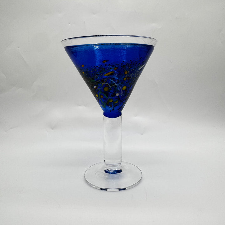 Unikt blått cocktailglas med mönster
