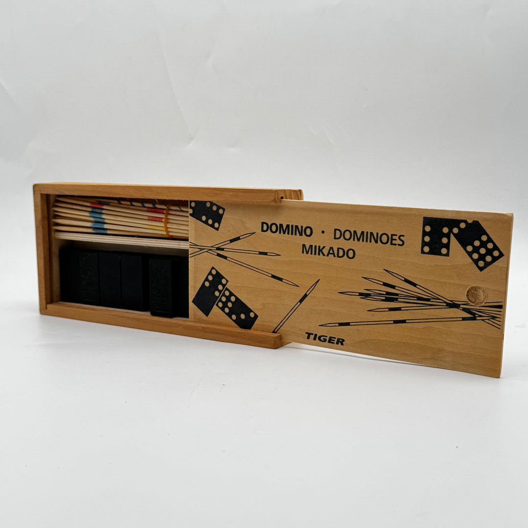 Träspelset Domino och Mikado från Tiger
