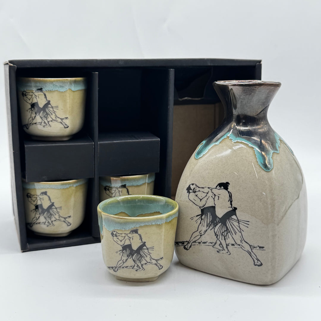 Set med fyra japanska tekoppar keramik