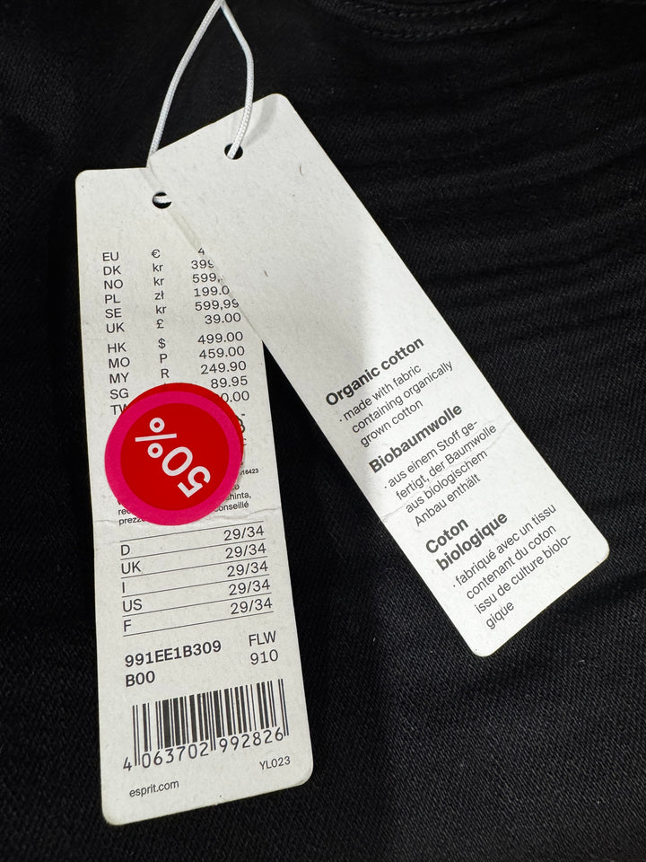Svarta jeans rak modell klassisk design