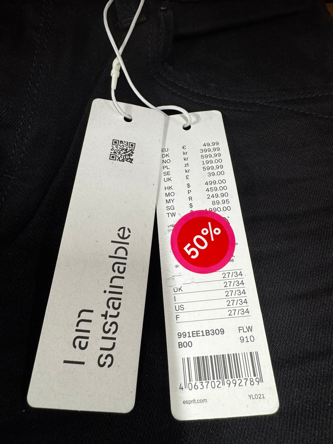 Svarta jeans i slim fit modell