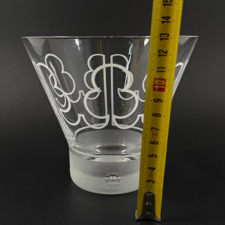 Retro elegant glasvas med vit dekor Reijmyre
