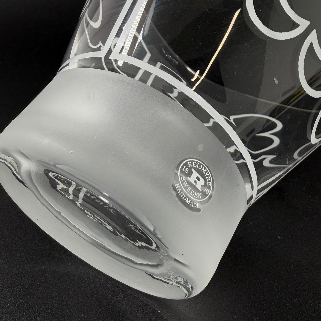Retro elegant glasvas med vit dekor Reijmyre