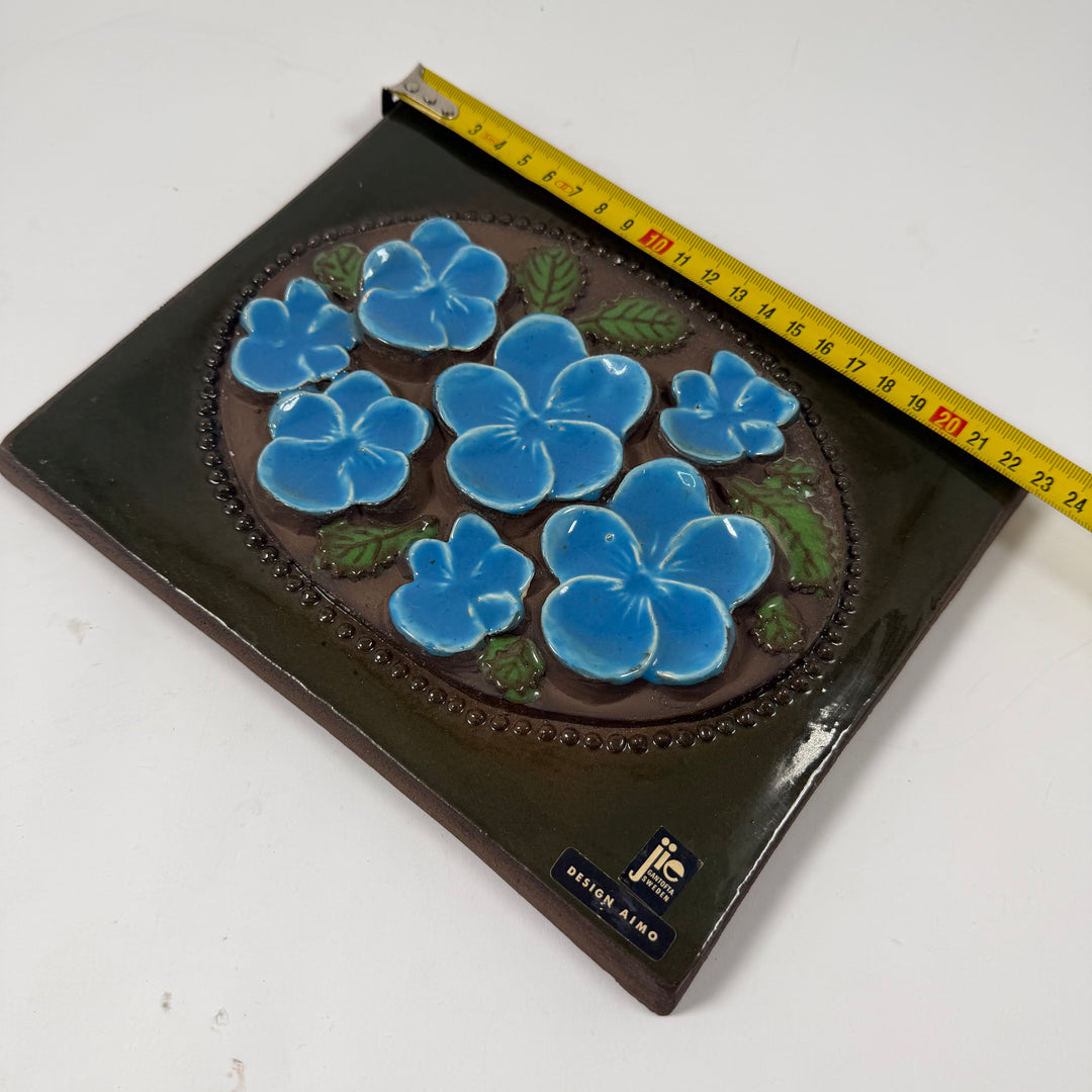 Retro väggplatta blå blommor Jie Gantofta