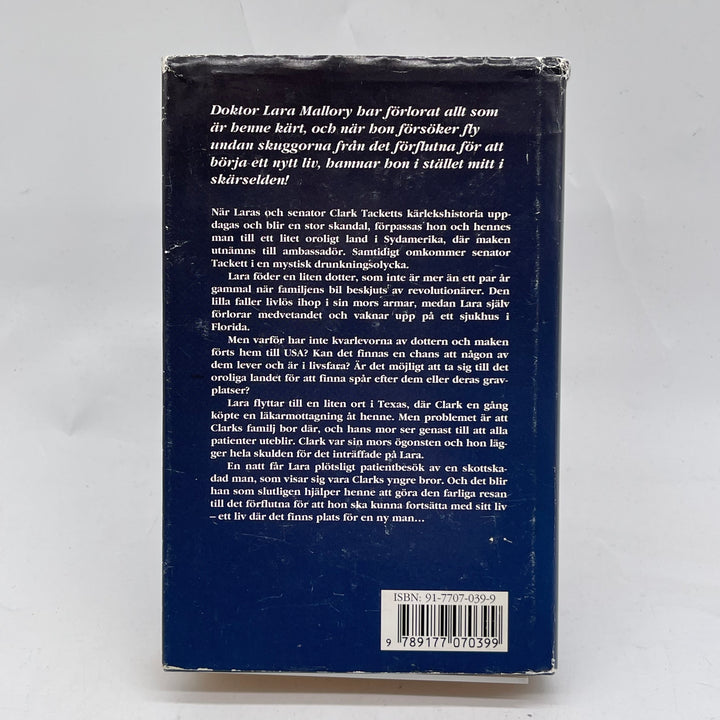 "Gäckande skuggor" av Sandra Brown thrillerbok