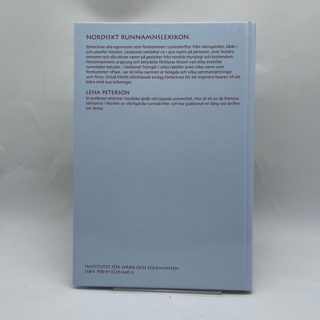 Nordiskt Runnamnslexikon av Lena Peterson