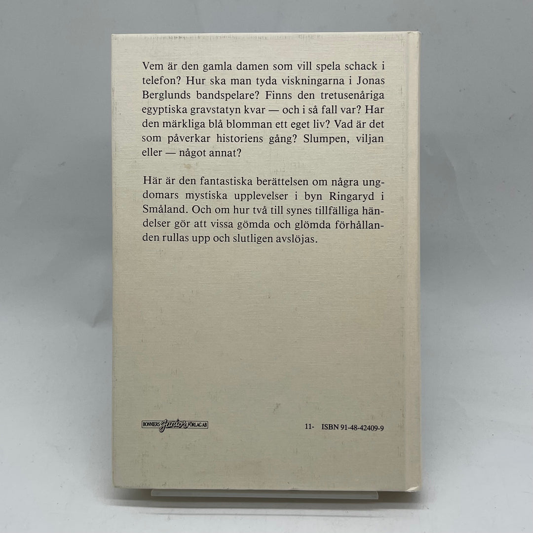 Tordyveln flyger i skymningen av Maria Gripe