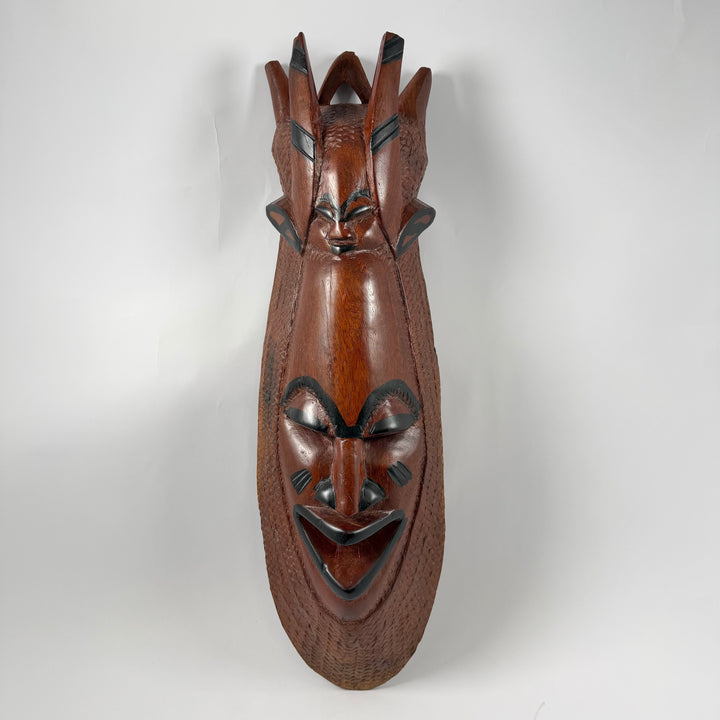 Unik trämask i elegant retrodesign
