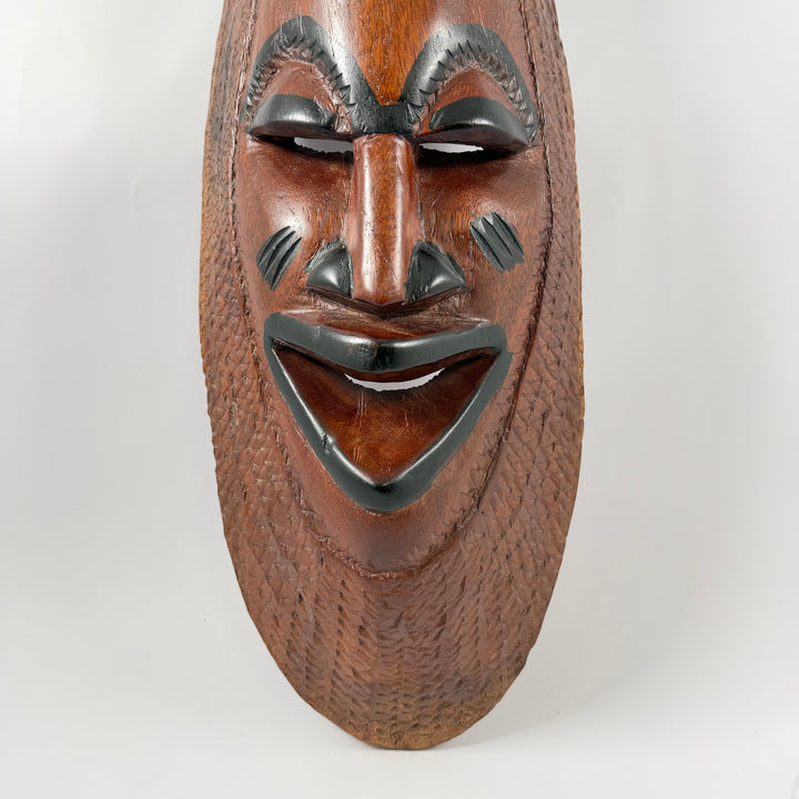 Unik trämask i elegant retrodesign