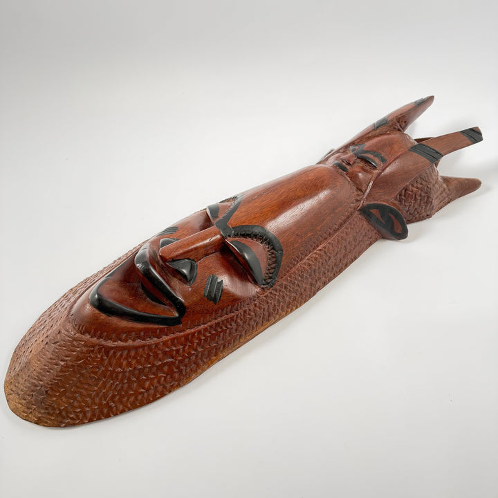 Unik trämask i elegant retrodesign