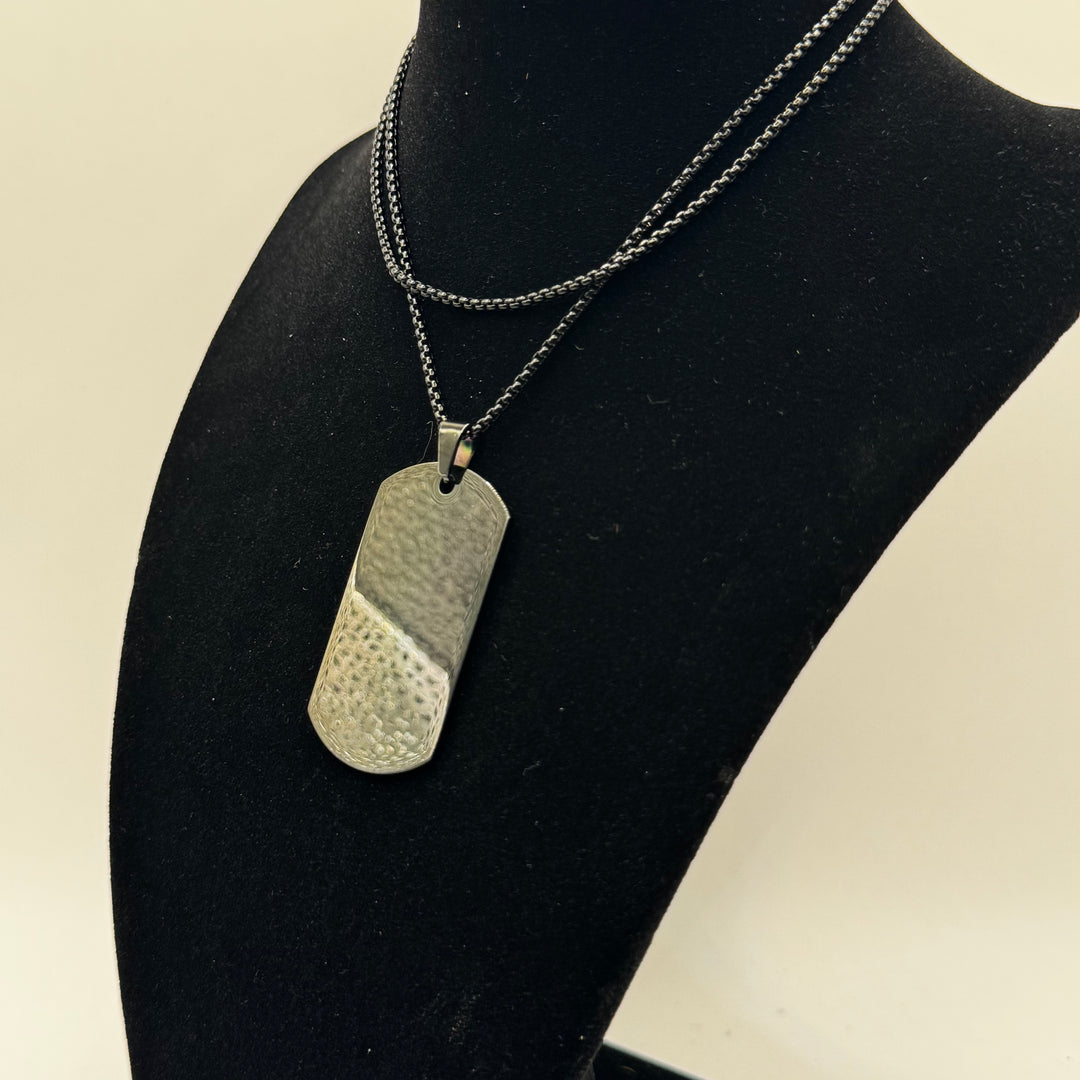 Stilfull hundtags-halskedja i metall