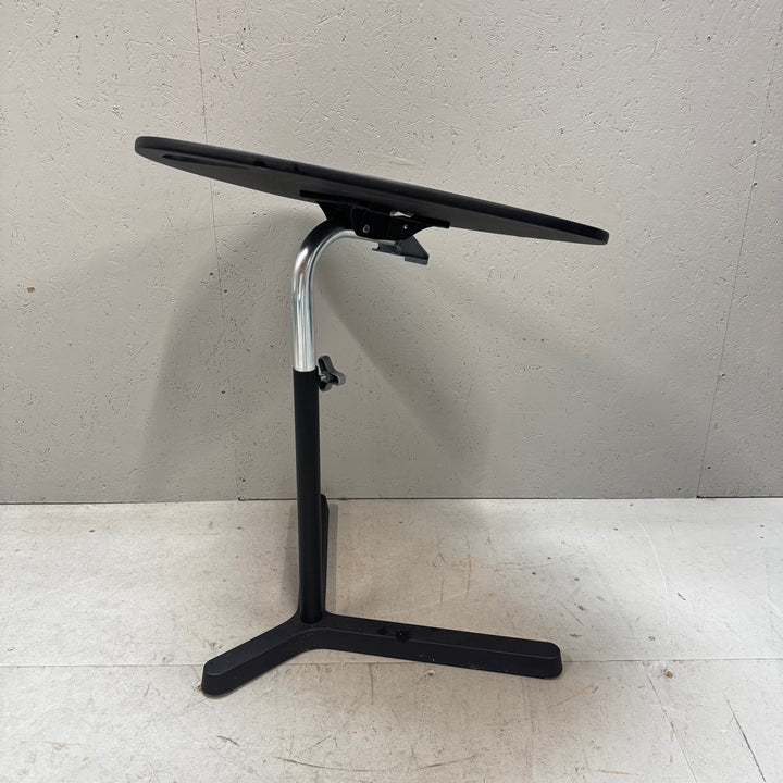 Justerbar mattsvart barstol i metallegering
