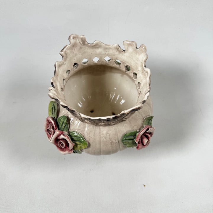 Retro keramikvas med rosornament i gott skick