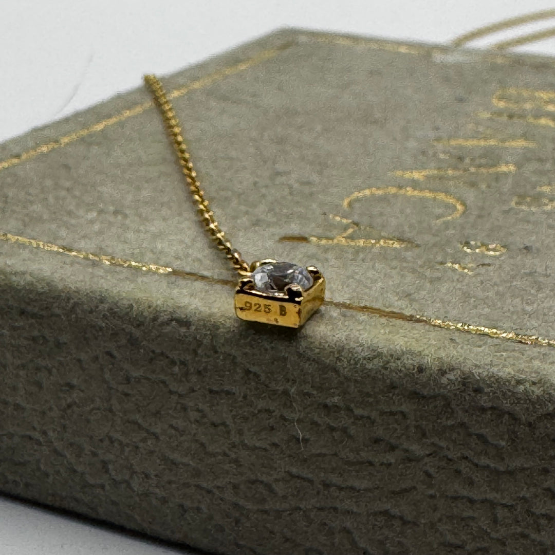 Elegant guldhalsband med cubic zirconia 925