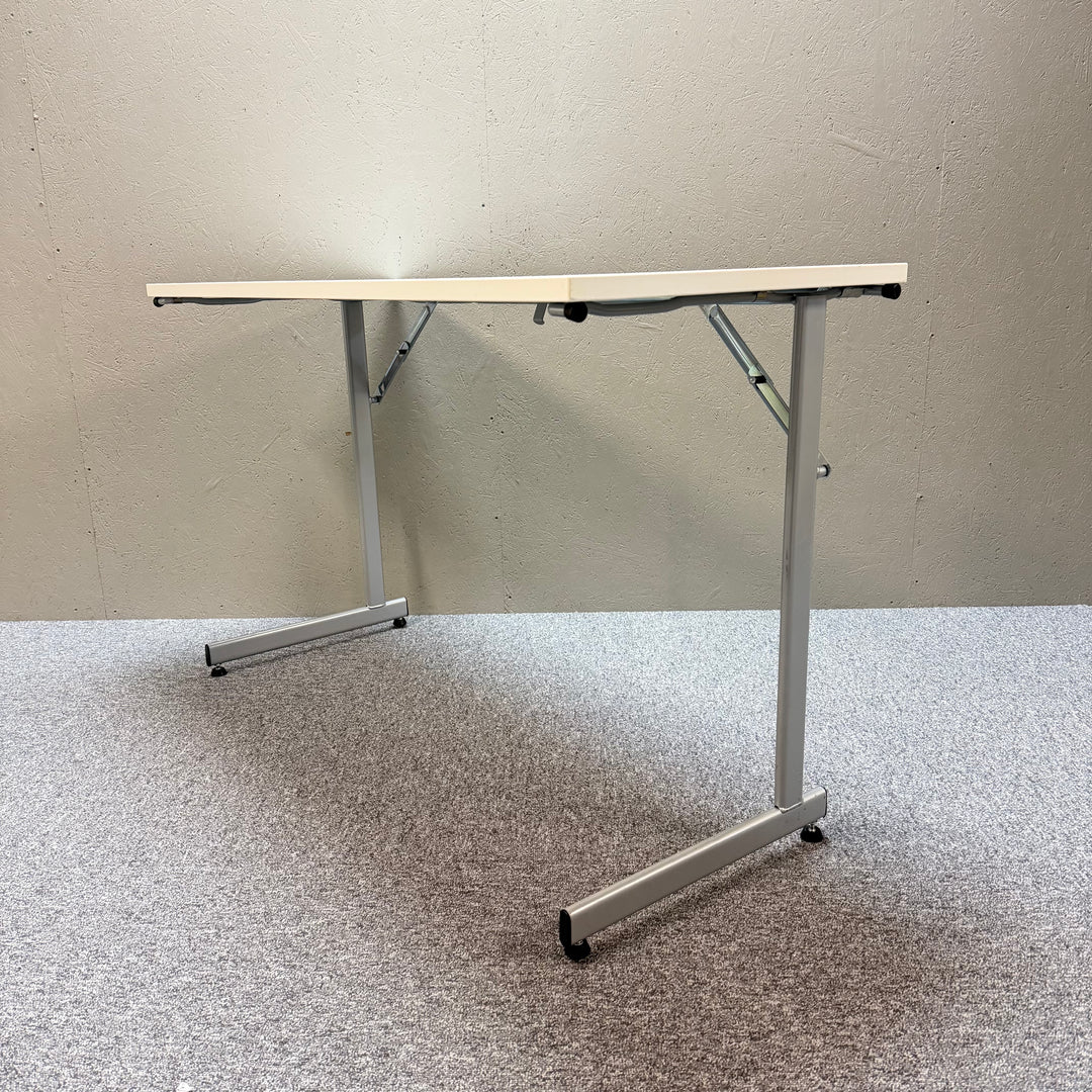 Vitt fällbart skrivbord på hjul modern
