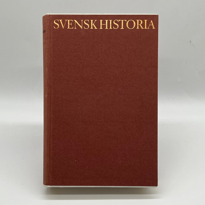 Klassisk Svensk Historia Bok i Rött Omslag - Homy Secondhand Online