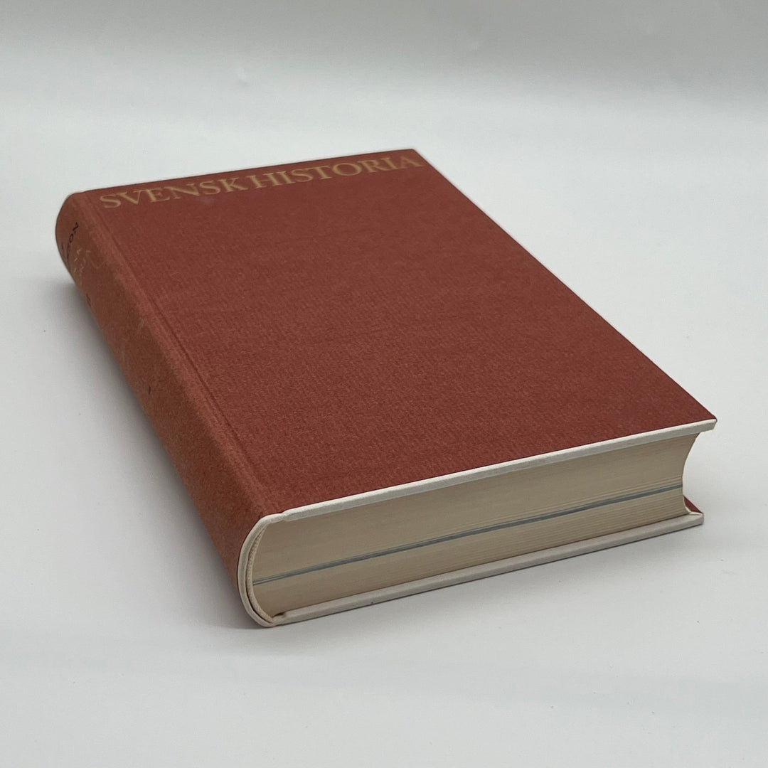 Klassisk Svensk Historia Bok i Rött Omslag - Homy Secondhand Online