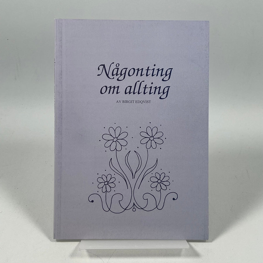 Lila Bok med Titeln "Någonting om Allting" - Homy Secondhand Online