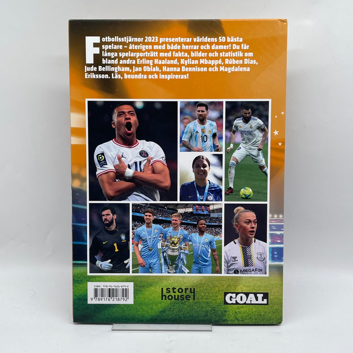Boken Fotbollsstjärnor 2023 i gott skick