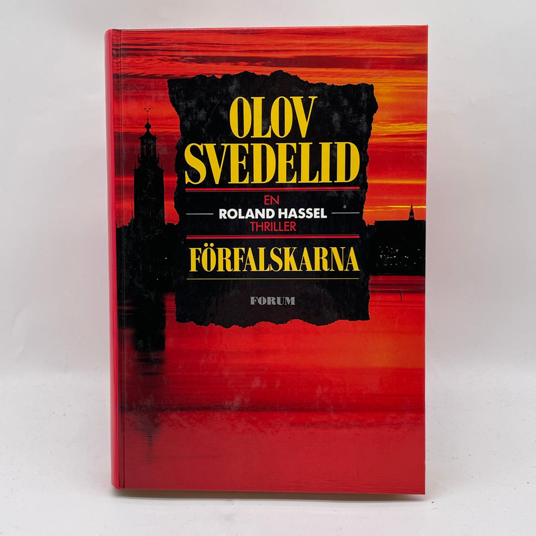 Klassisk thrillerbok Förfalskarna röd omslag
