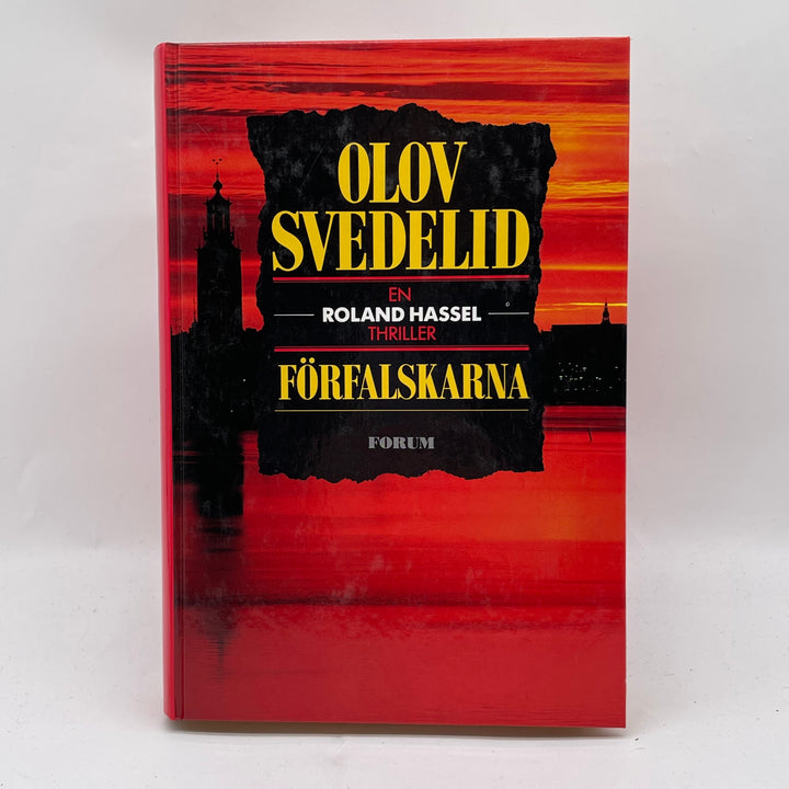 Klassisk thrillerbok Förfalskarna röd omslag