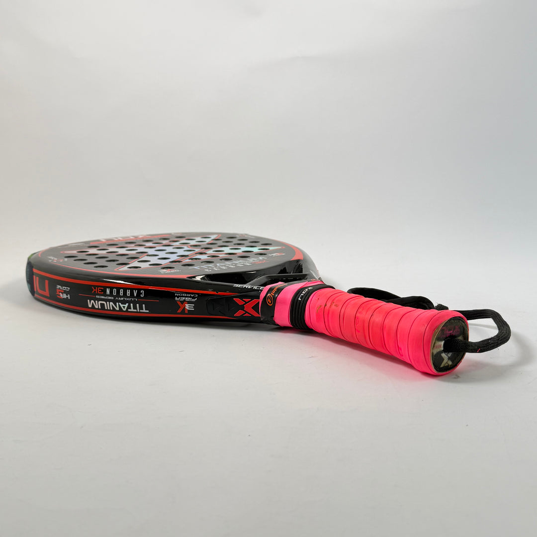 NOX Titanium Carbon padelrack rosa detalj