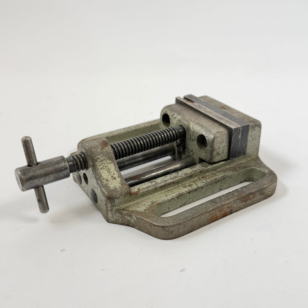 Retro robust metallskruvstycke litet bänkmodell