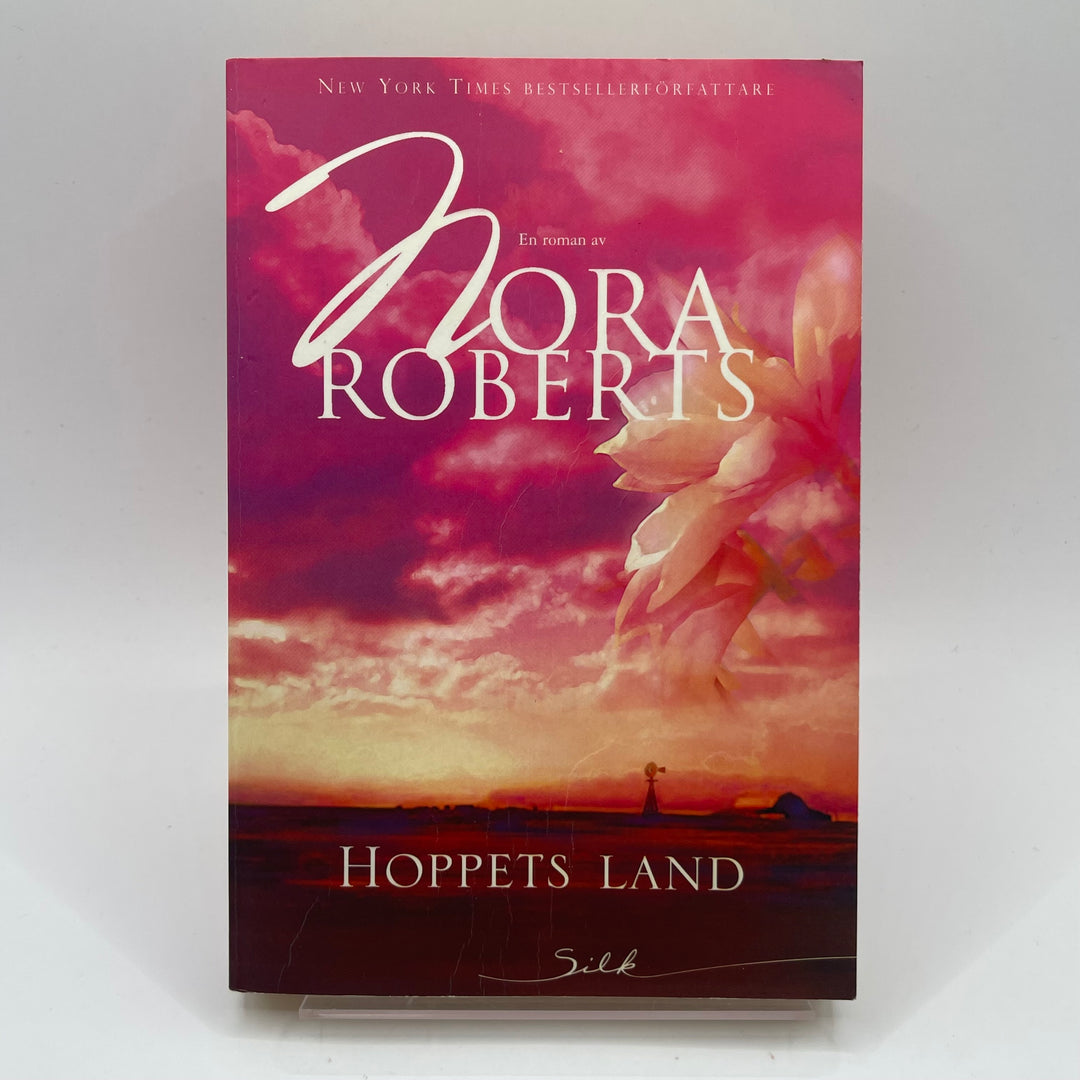 Nora Roberts roman Hoppets Land pocketbok