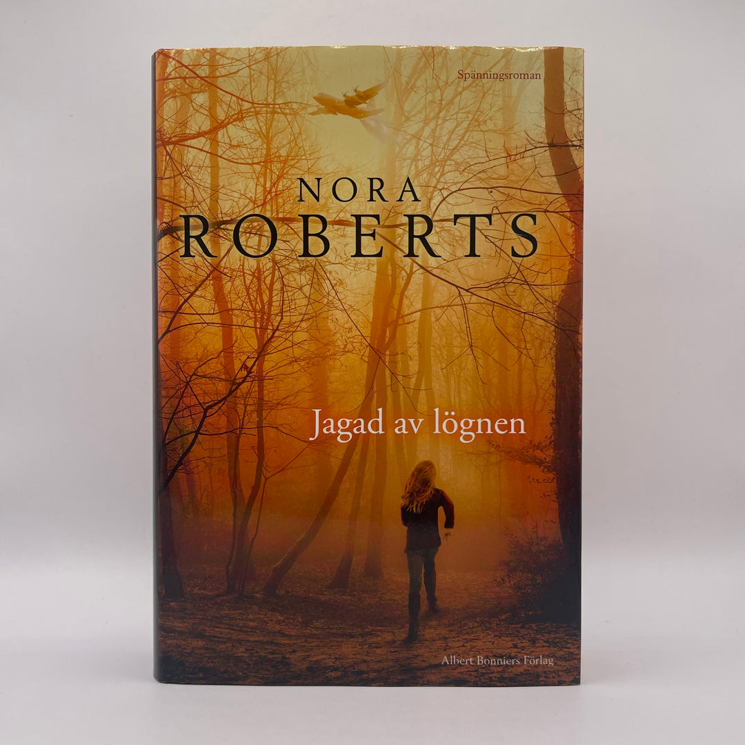 Spänningsroman Jagad av lögnen Nora Roberts