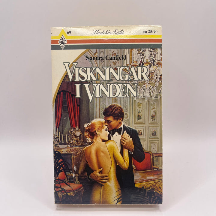 Harlequin Bok Viskningar i Vinden Begagnad