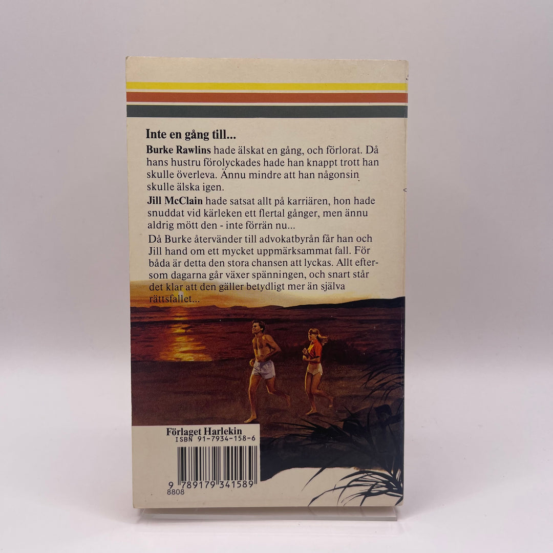 Harlequin Bok Viskningar i Vinden Begagnad