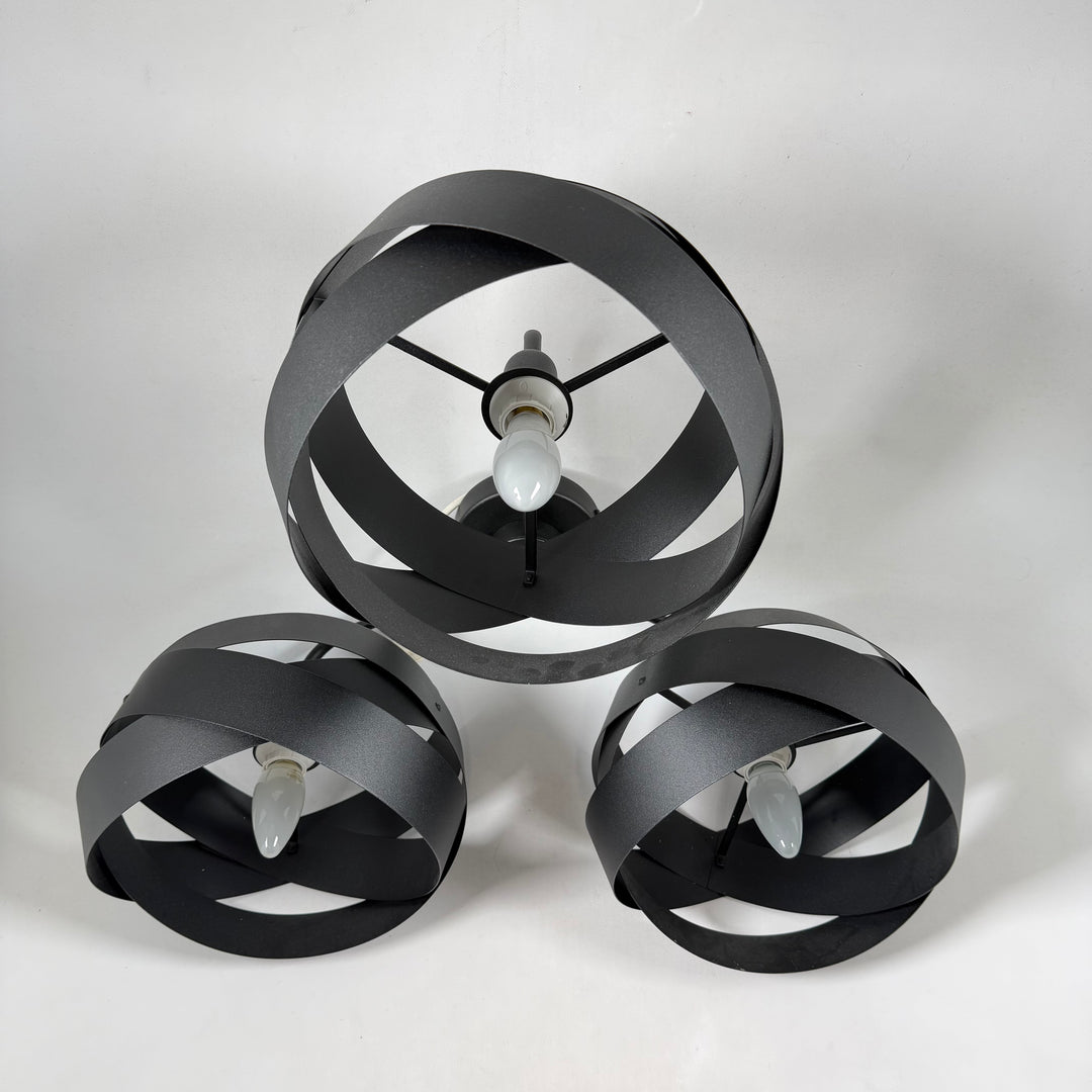 Unik taklampa i svart metall från Lis Lighting